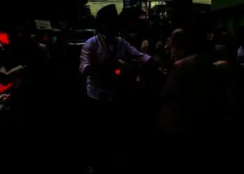 PMII Rayon FKIP UNMA Banten Bagi-bagi Takjil