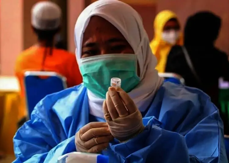 Vaksinasi COVID-19 Untuk Warga Berusia 18 Tahun Ke Atas