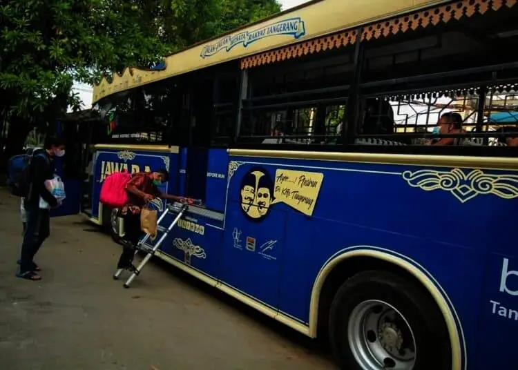 Pemindahan Pasien Covid-19 ke SMPN 30 Kota Tangerang