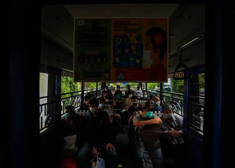 Pemindahan Pasien Covid-19 ke SMPN 30 Kota Tangerang
