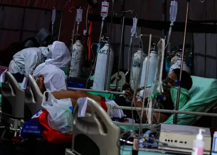 Tenda Darurat Khusus Pasien COVID-19 di RSUP dr Sitanala Penuh