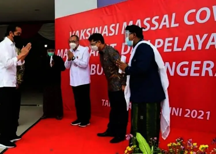 Presiden Jokowi Tinjau Pelaksanaan Vaksinasi Massal di Kabupaten Tangerang