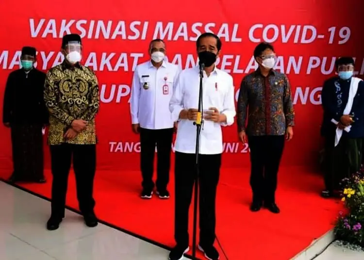 Potret Presiden Jokowi Pantau Vaksinasi di Kabupaten Tangerang