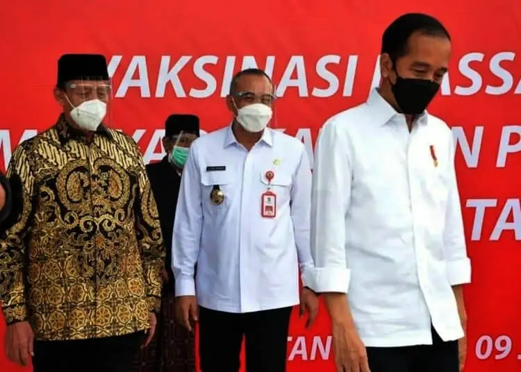 Presiden Jokowi Tinjau Pelaksanaan Vaksinasi Massal di Kabupaten Tangerang