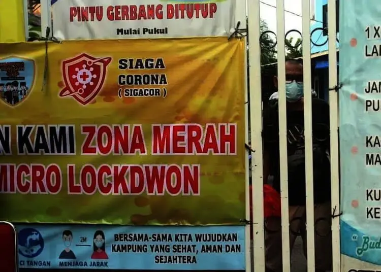 Penerapan Lockdown Skala Mikro di RW 03 Gandasari, Jatiuwung