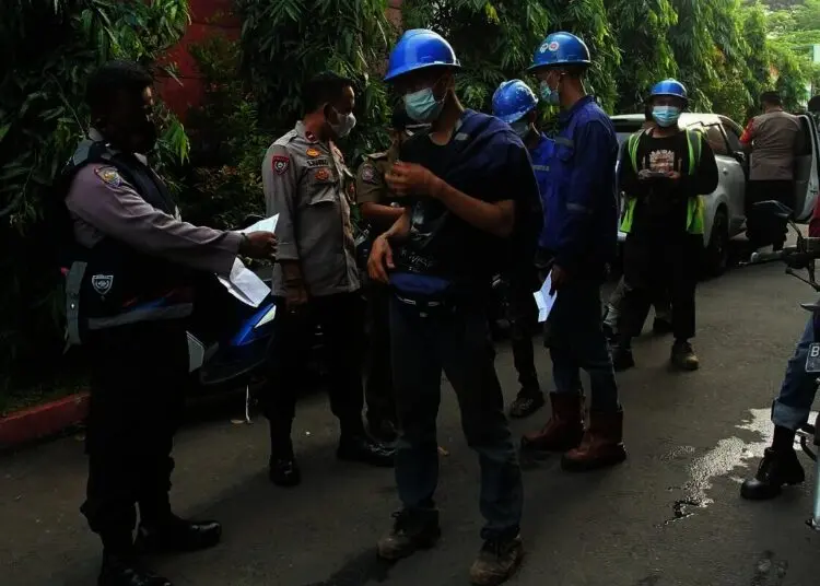Penerapan Lockdown Skala Mikro di RW 03 Gandasari, Jatiuwung
