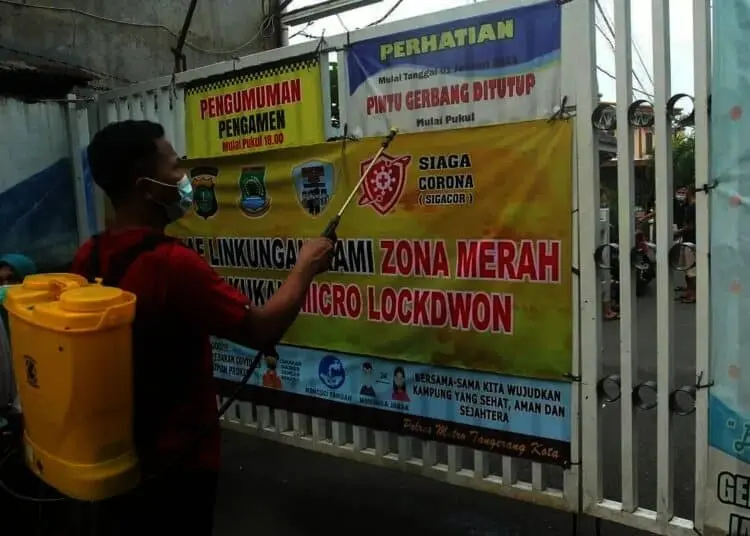 Penerapan Lockdown Skala Mikro di RW 03 Gandasari, Jatiuwung