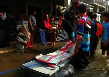 Distribusi Bantuan Untuk Warga Terdampak Longsor