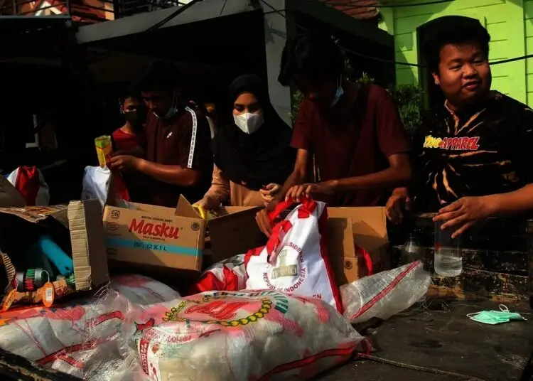 Distribusi Bantuan Untuk Warga Terdampak Longsor