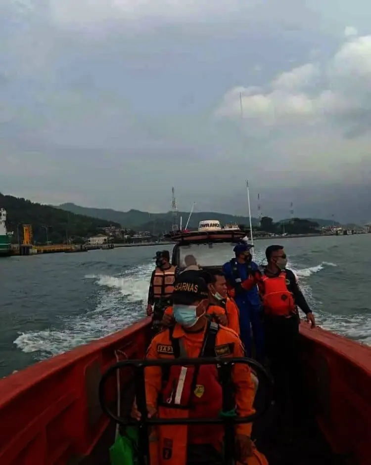 Terpeleset, Nelayan Asal Bojonegara Hilang di Perairan Salira