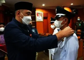Bupati Zaki Lantik Enam Kepala Desa Pergantian Antar Waktu