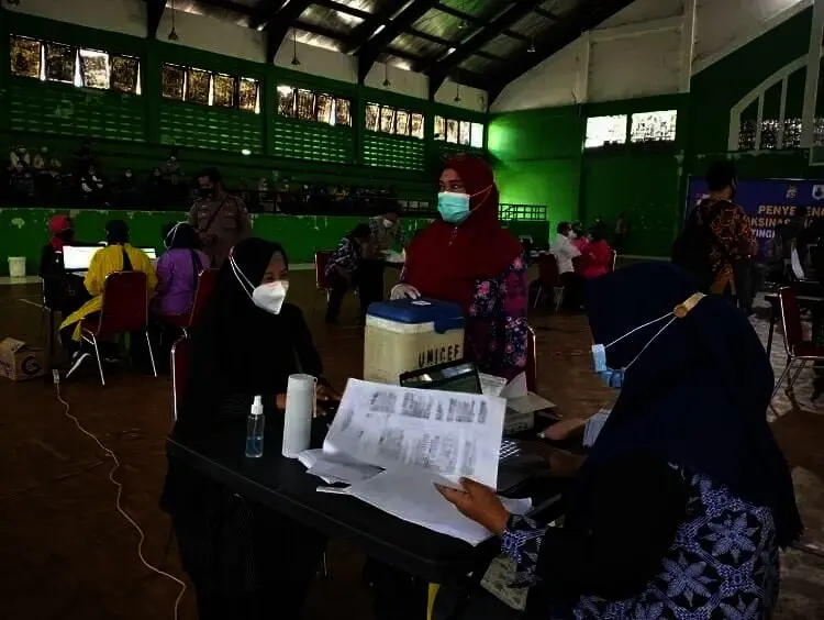 Giliran Guru, Nelayan dan Pelayan Publik Divaksin