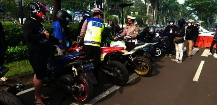 Puluhan Motor Berknalpot Bising di Kota Tangsel Ditilang Polisi