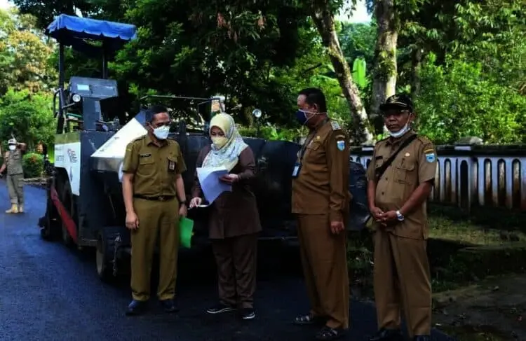 Melongok Hasil Pembangunan, Bupati Pandeglang Minta Warga Merawat