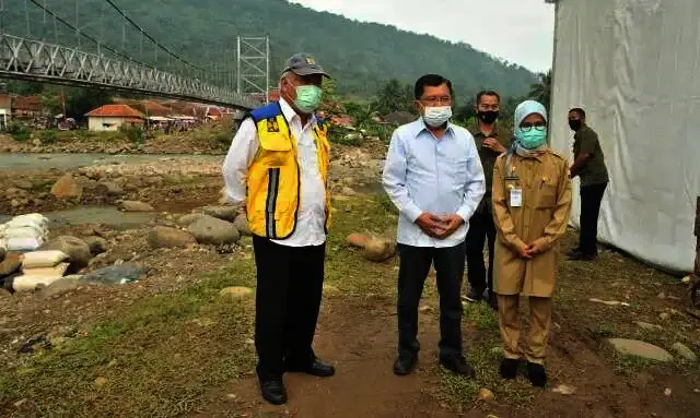 Jusuf Kalla Resmikan Dua Jembatan Gantung di Lebak