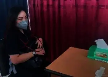 Belasan Pengguna KRL Commuter Line Tangerang Dites Usap Antigen