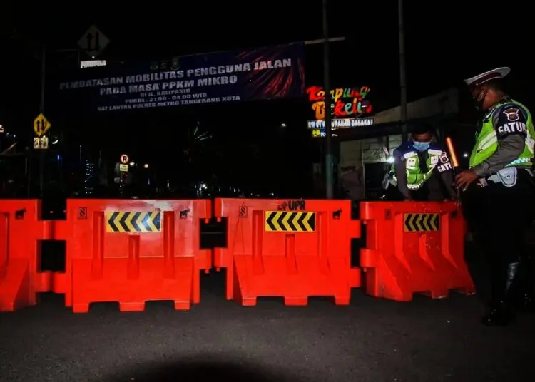 Penerapan Pembatasan Mobilitas Warga di Tangerang