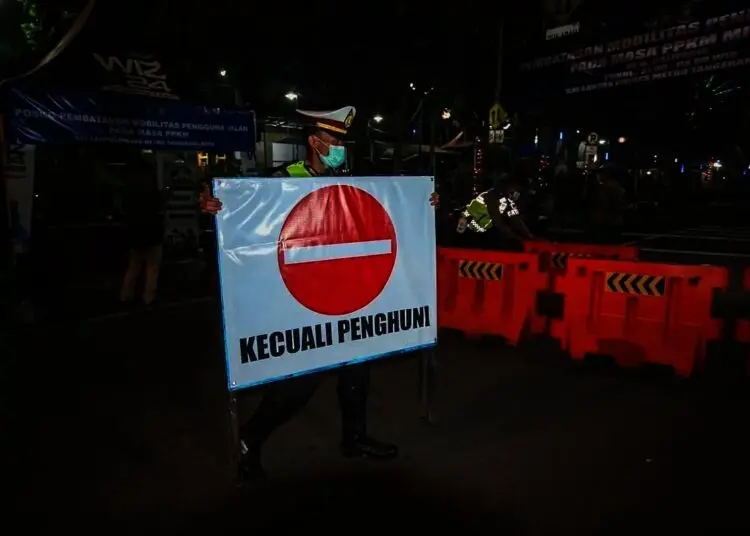 Penerapan Pembatasan Mobilitas Warga di Tangerang
