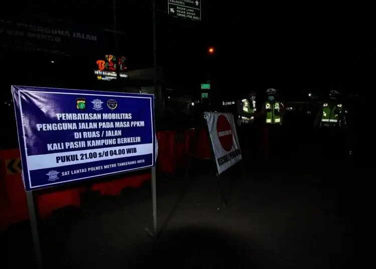 Penerapan Pembatasan Mobilitas Warga di Tangerang