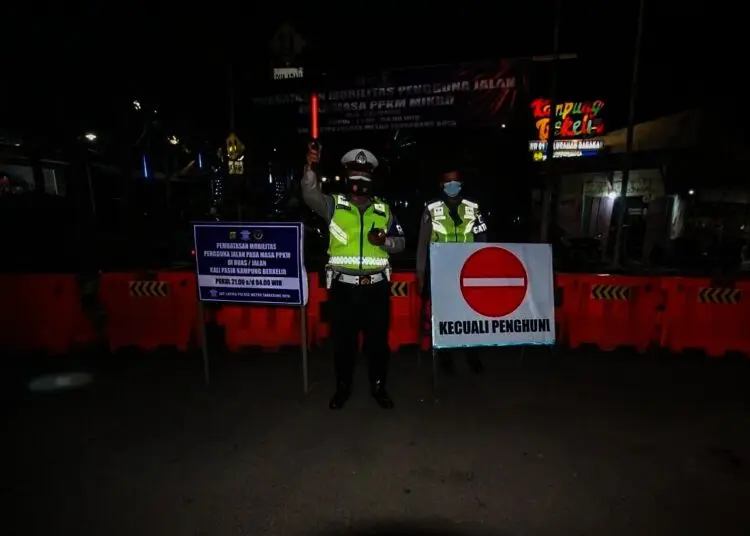 Penerapan Pembatasan Mobilitas Warga di Tangerang