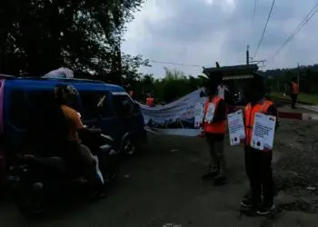 Komunitas Railfans Lebak Ajak Warga Tak Terobos Perlintasan KA