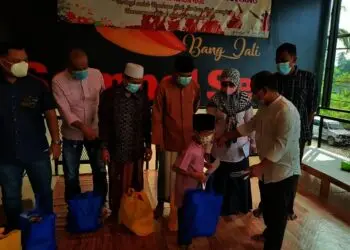 Paguyuban Alumni SMAN 6 Kabupaten Tangerang Santuni Anak Yatim