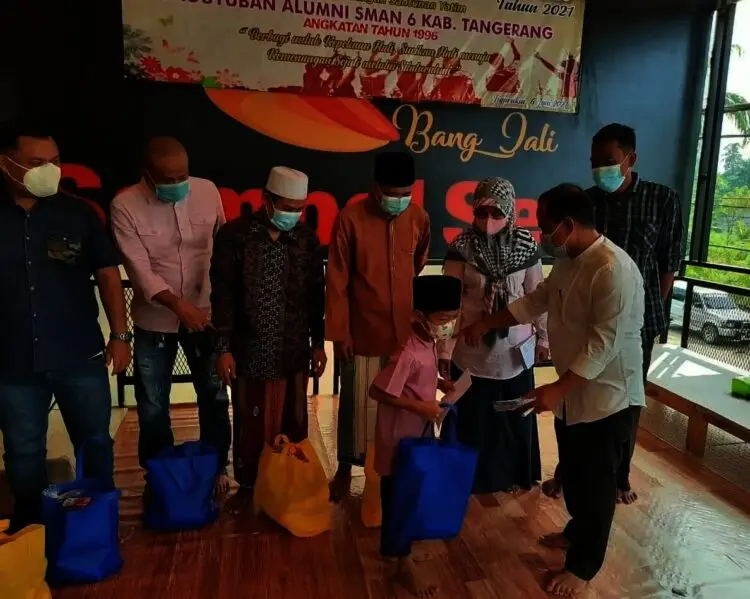 Paguyuban Alumni SMAN 6 Kabupaten Tangerang Santuni Anak Yatim