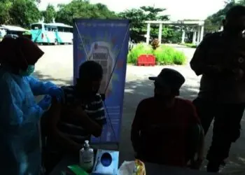 Sopir Angkutan Umum di Kabupaten Pandeglang Divaksin Covid-19