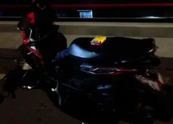 Nekad Menyalip, Pemotor Tewas Terlindas Truk di Flyover Ciputat