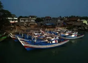 Lewati Jalur Nelayan di Kabupaten Lebak, Kapal Tongkang Bikin Resah