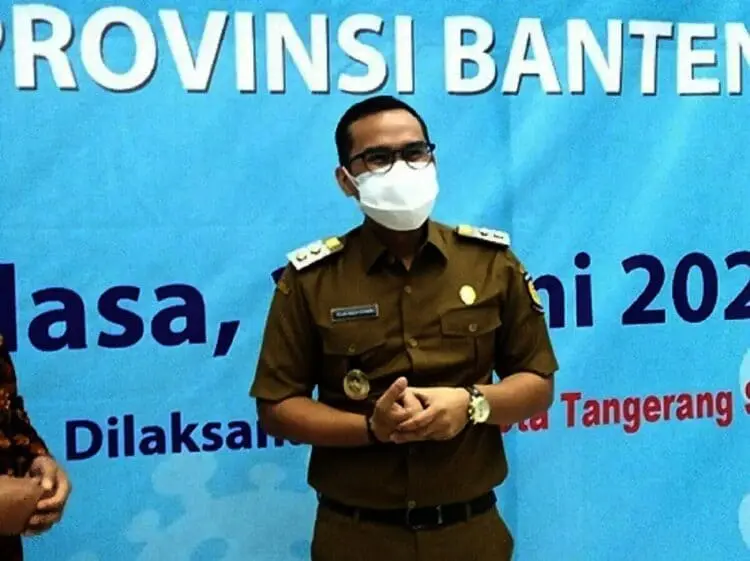 Vaksinasi Massal di Kota Tangsel Sebabkan Kerumunan, Pilar Minta Maaf