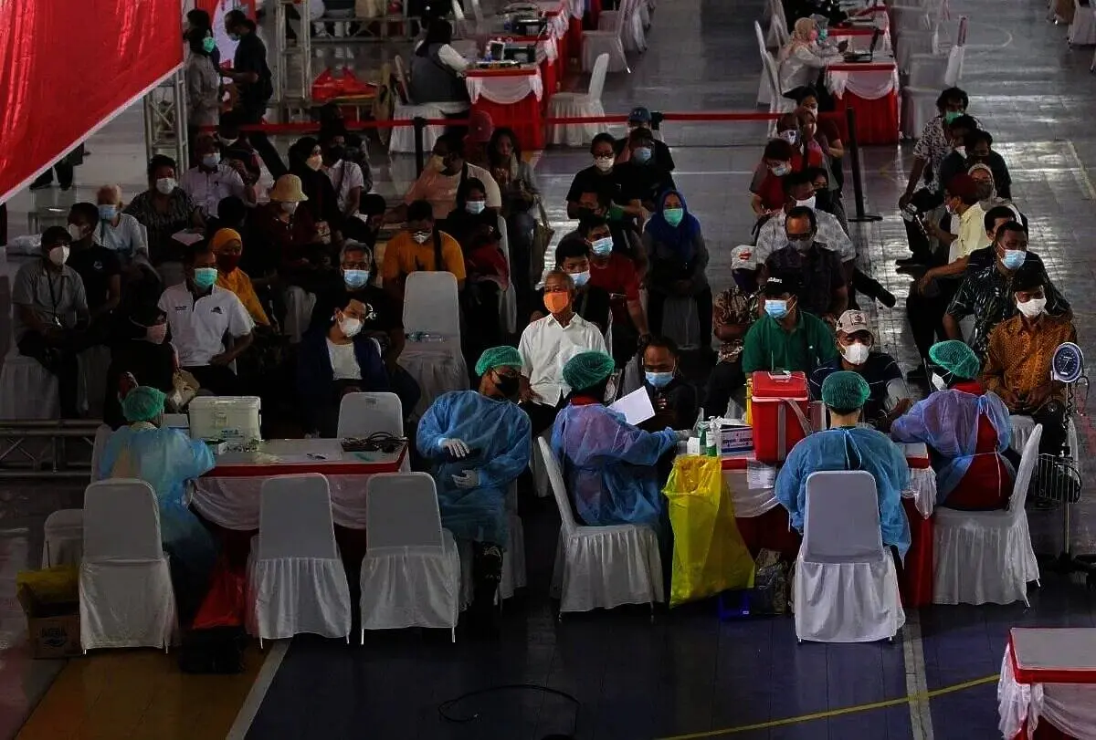 Jokowi Ingin Daerah Lain Seperti Kabupaten Tangerang, Terkait Vaksinasi Covid-19 Secara Massal Jokowi Ingin Daerah Lain Seperti Kabupaten Tangerang, Terkait Vaksinasi Covid-19 Secara Massal