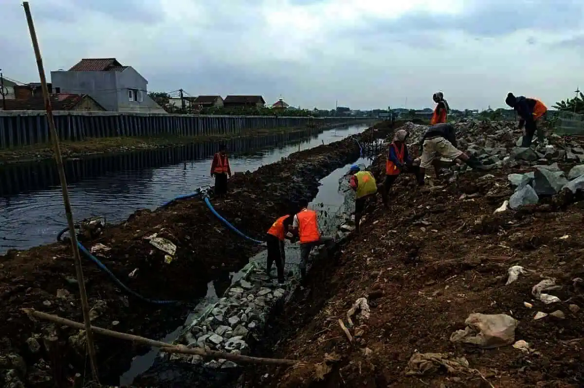 Turap 500 Meter Dibangun di Kali Ledug untuk Kurangi Dampak Banjir