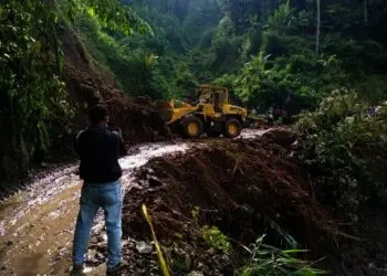Waspadai Longsor Susulan Jalan Cipanas - Warungbanten