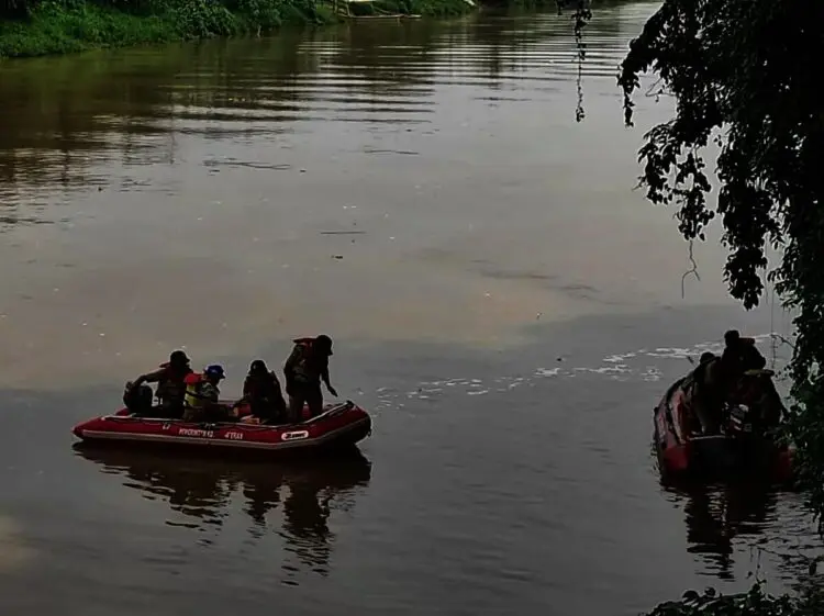 Tiga Pabrik di Kota Tangerang Buang Limbah ke Sungai Cisadane