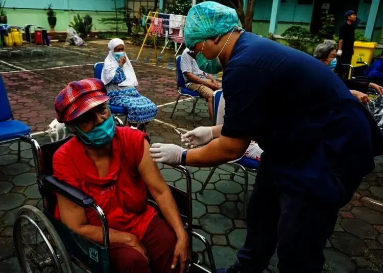 Vaksinasi COVID-19 Lansia dan Pasien Sembuh ODGJ