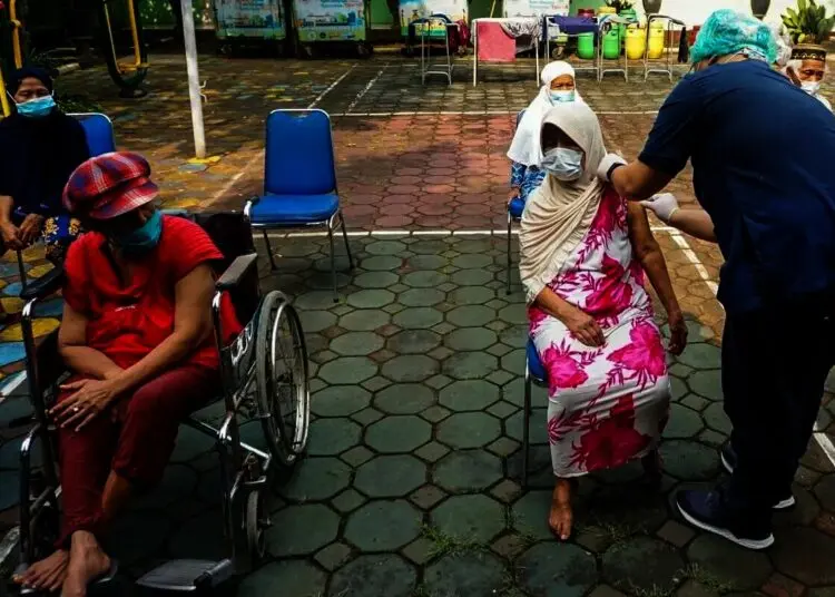 Vaksinasi COVID-19 Lansia dan Pasien Sembuh ODGJ