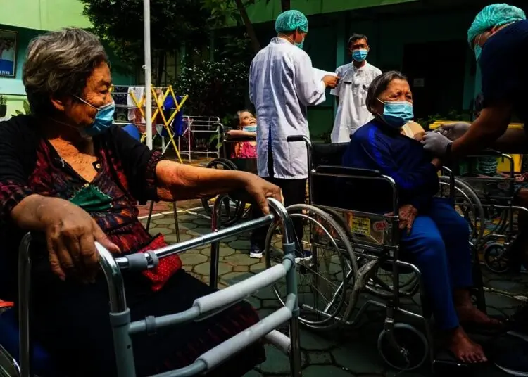 Vaksinasi COVID-19 Lansia dan Pasien Sembuh ODGJ