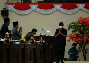 Jawab Pertanyaan Fraksi DPRD Banten , Wahidin : Semua karena Covid-19