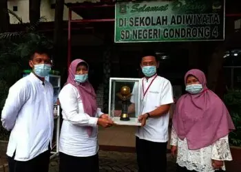 Peraih Adiwiyata Mandiri Pertama di Cipondoh , SDN Gondrong 4 Sudah Bina 12 Sekolah Adiwiyata
