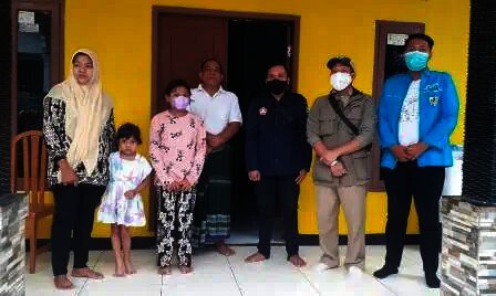 Karang Taruna Kecamatan Pinang Serahkan Hasil Donasi untuk Keluarga Joko Susanto