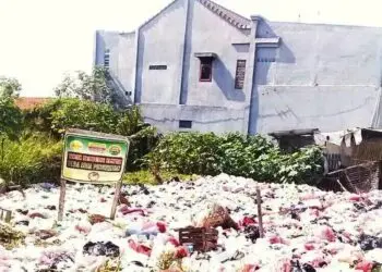 Sampah PKL Liar Resahkan Warga Perumahan Mutiara Garuda