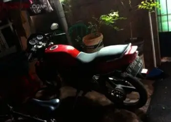 Kawasaki Ninja RR Ditinggal Pemotor Bersenjata Tajam