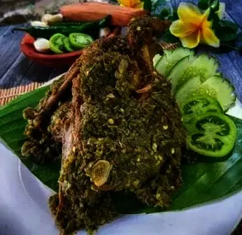Bikin Ngiler, Bebek Dibaluri Cabai Hijau