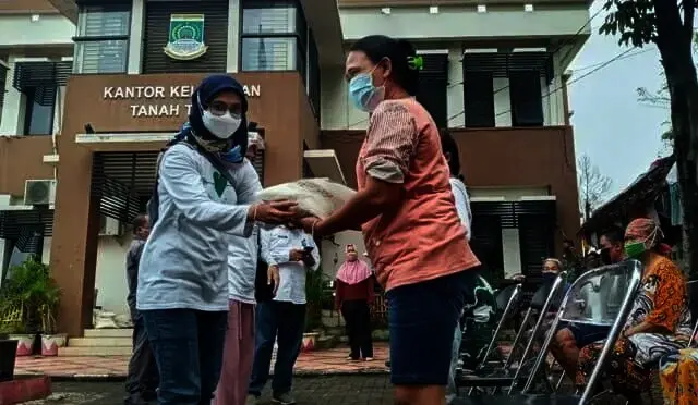 Tumbuhkan Solidaritas, Pelaku UMKM Ini Sumbangkan 1 Ton Beras ke Tanah Tinggi