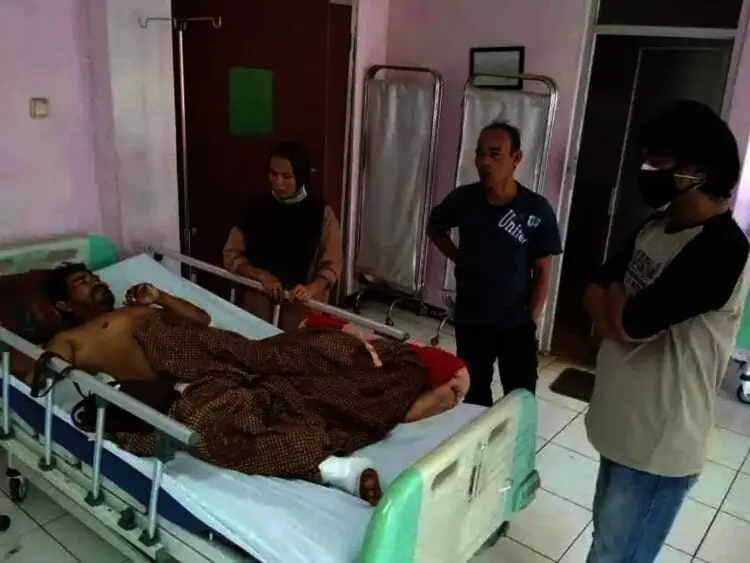 Boedak Saung dan Sejumlah Relawan Kemanusiaan Dampingi Pengobatan Samani