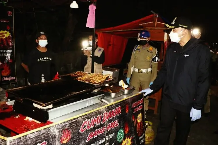 Operasi PPKM Darurat di Wilayah Pasar Kemis, Bupati Zaki Tegur Pengendara dan Pemilik Toko