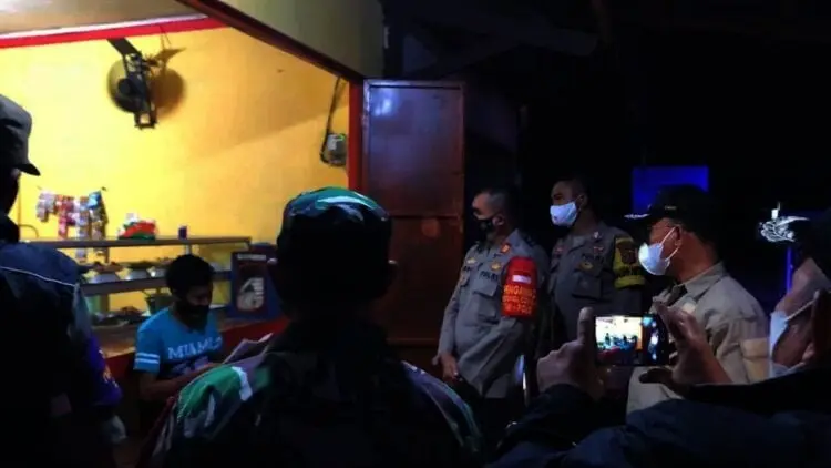 Camat Pakuhaji Sita KTP Lima Pedagang