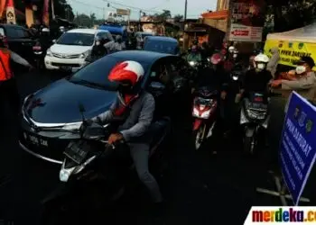Kemacetan Warnai Lokasi Penyekatan di Kota Tangsel