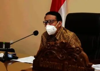 TELEKONFERENSI–Gubernur Banten Wahidin Halim, dalam telekonferensi, dari Ruang Rapat Rumah Dinas Gubernur Banten Jl. Jenderal Ahmad Yani No.158, Kota Serang. (ISTIMEWA)